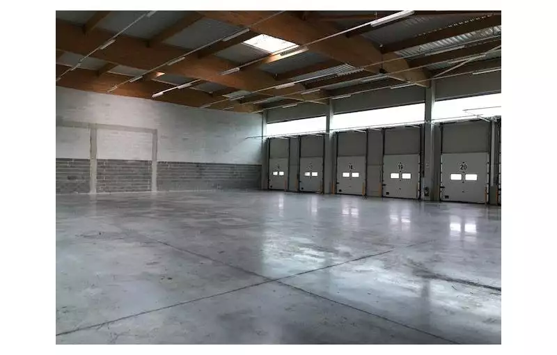 Location d'entrepôt de 784 m² à Les Arcs - 83460