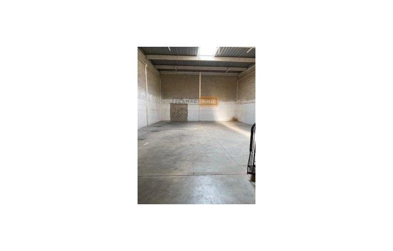 Location d'entrepôt de 352 m² à Les Ulis - 91940 photo - 1