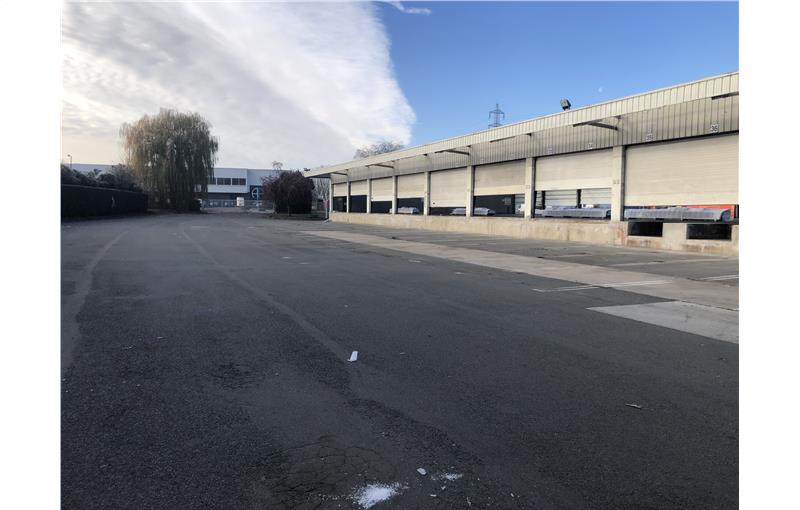 Location d'entrepôt de 5 793 m² à Lezennes - 59260 photo - 1