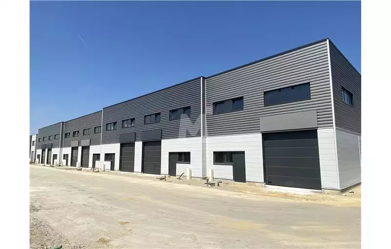 Location d'entrepôt de 3776 m² à Lieusaint - 77127