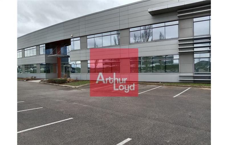 Location d'entrepôt de 3 290 m² à Lieusaint - 77127 photo - 1