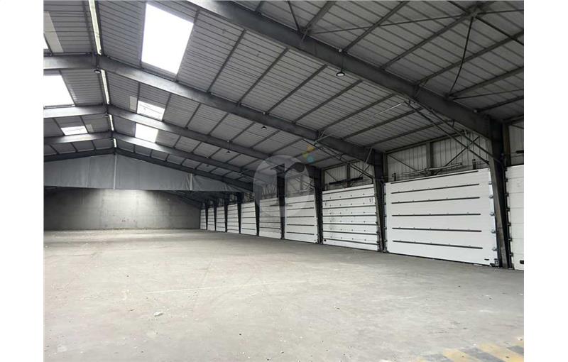 Location d'entrepôt de 5 792 m² à Lille - 59000 photo - 1