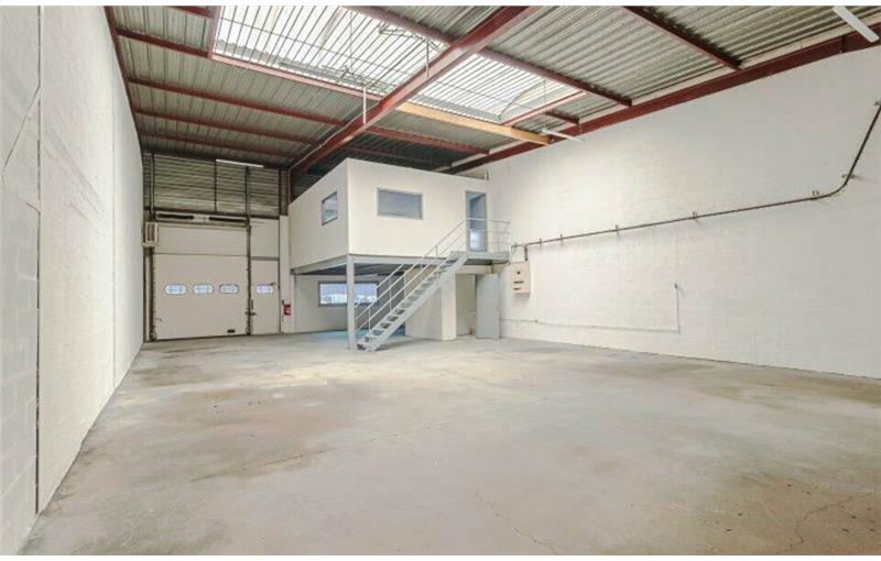 Location d'entrepôt de 226 m² à Lisses - 91090 photo - 1