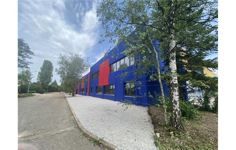 Location d'entrepôt de 1 860 m² à Longvic - 21600 photo - 1