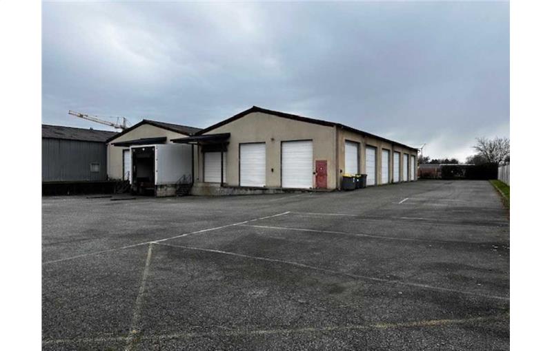 Location d'entrepôt de 1 380 m² à Lons - 64140 photo - 1