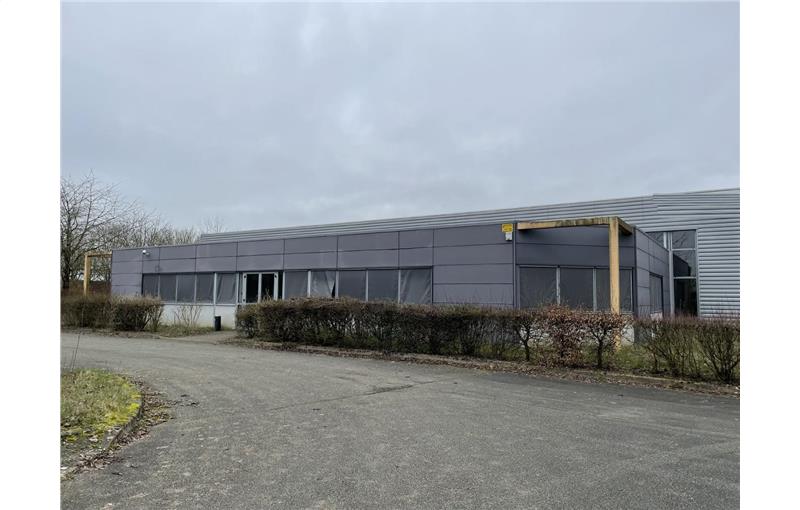 Location d'entrepôt de 1 739 m² à Magny-en-Vexin - 95420 photo - 1