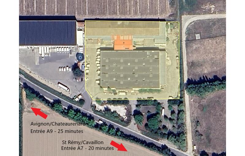Location d'entrepôt de 7 150 m² à Maillane - 13910 photo - 1