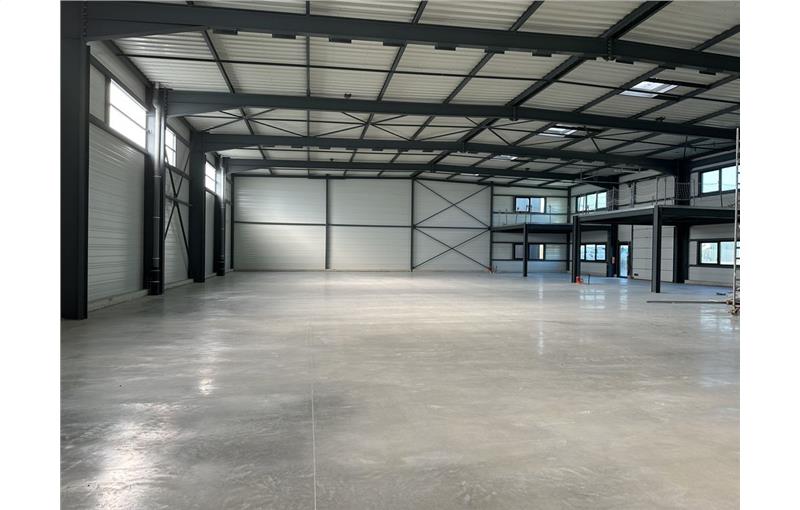Location d'entrepôt de 911 m² à Marlenheim - 67520 photo - 1