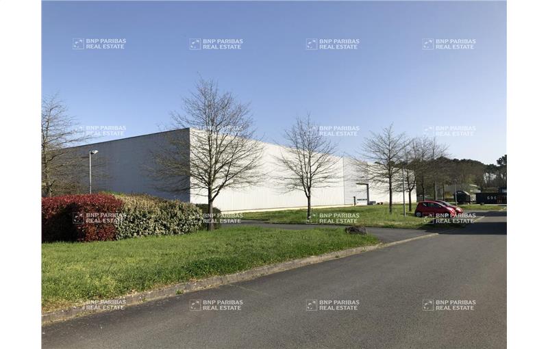 Location d'entrepôt de 6 640 m² à Martillac - 33650 photo - 1