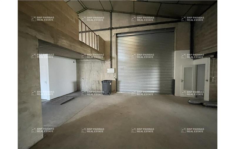 Location d'entrepôt de 370 m² à Meaux - 77100 photo - 1