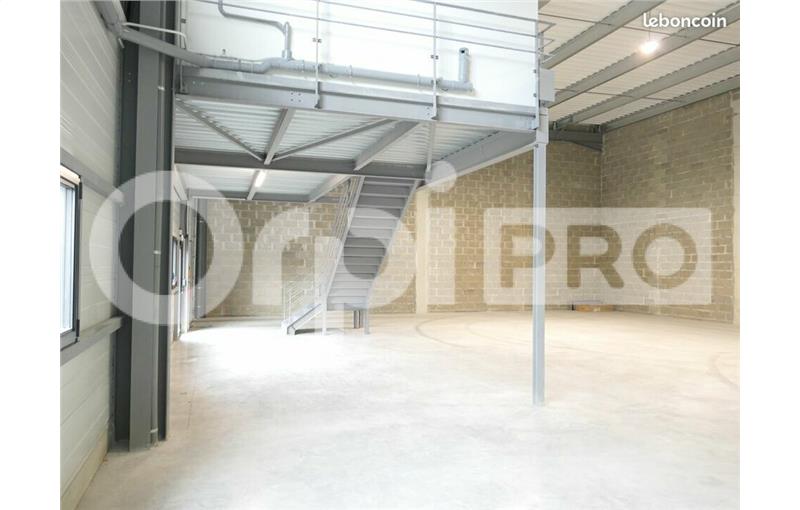 Location d'entrepôt de 315 m² à Mérignac - 33700 photo - 1