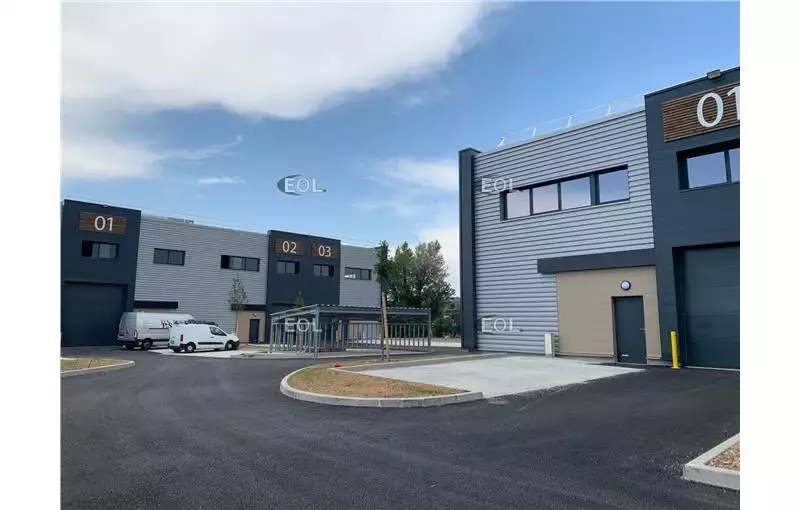 Location d'entrepôt de 597 m² à Meyreuil - 13590
