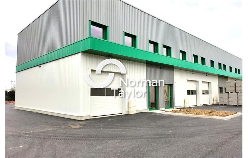 Location d'entrepôt de 1 434 m² à Mions - 69780 photo - 1