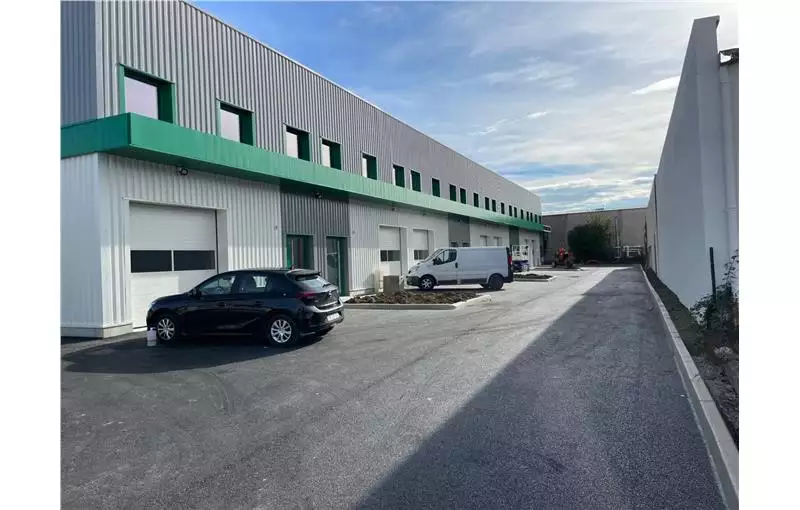 Location d'entrepôt de 1129 m² à Mions - 69780