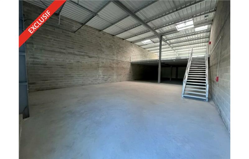 Location d'entrepôt de 342 m² à Mios - 33380 photo - 1