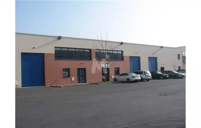 Location d'entrepôt de 832 m² à Moissy-Cramayel - 77550
