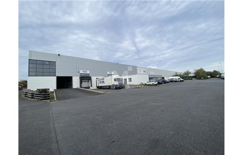 Location d'entrepôt de 11 592 m² à Moissy-Cramayel - 77550 photo - 1