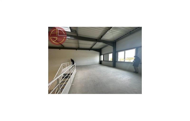 Location d'entrepôt de 316 m² à Mondouzil - 31850 photo - 1