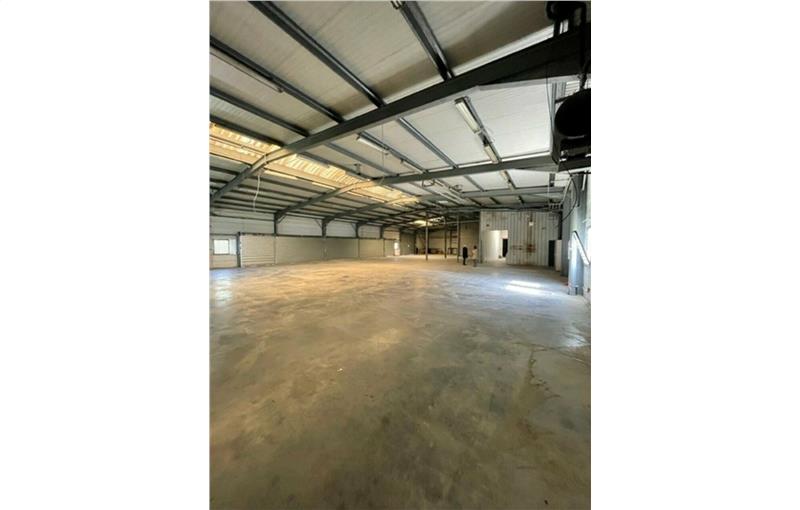 Location d'entrepôt de 1 300 m² à Montauban - 82000 photo - 1