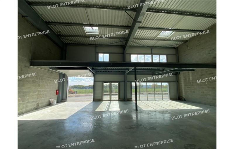 Location d'entrepôt de 301 m² à Montbert - 44140 photo - 1