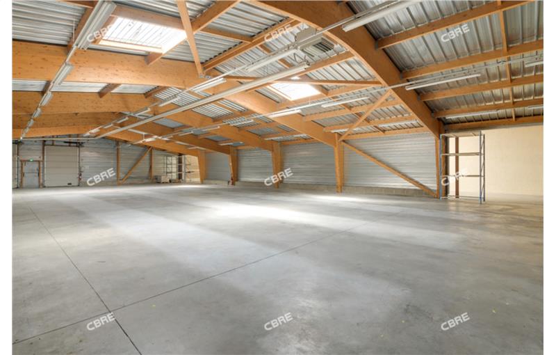 Location d'entrepôt de 1 546 m² à Montlhéry - 91310 photo - 1