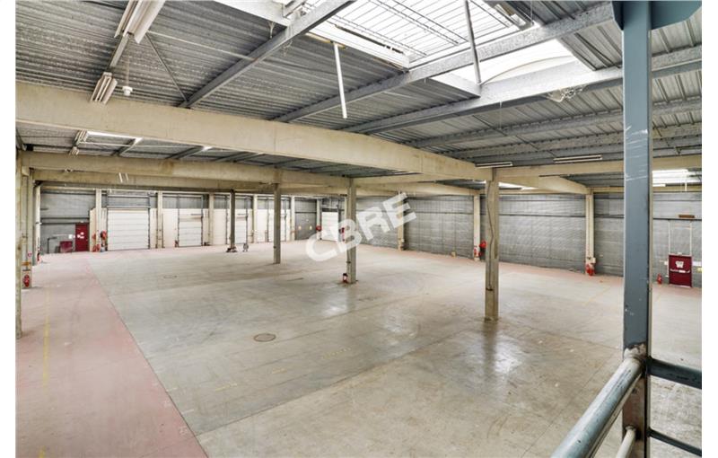 Location d'entrepôt de 5 448 m² à Montreuil - 93100 photo - 1