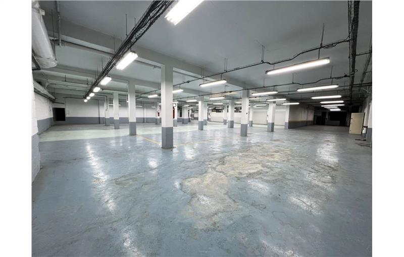 Location d'entrepôt de 5 100 m² à Montrouge - 92120 photo - 1