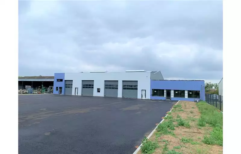 Location d'entrepôt de 981 m² à Nazelles-Négron - 37530