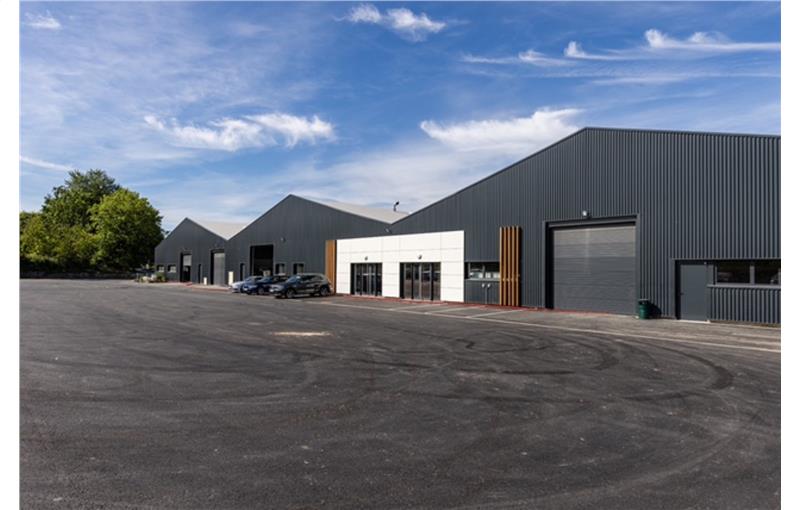 Location d'entrepôt de 1 850 m² à Neuville-en-Ferrain - 59960 photo - 1
