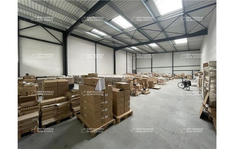 Location d'entrepôt de 805 m² à Neuville-en-Ferrain - 59960 photo - 1