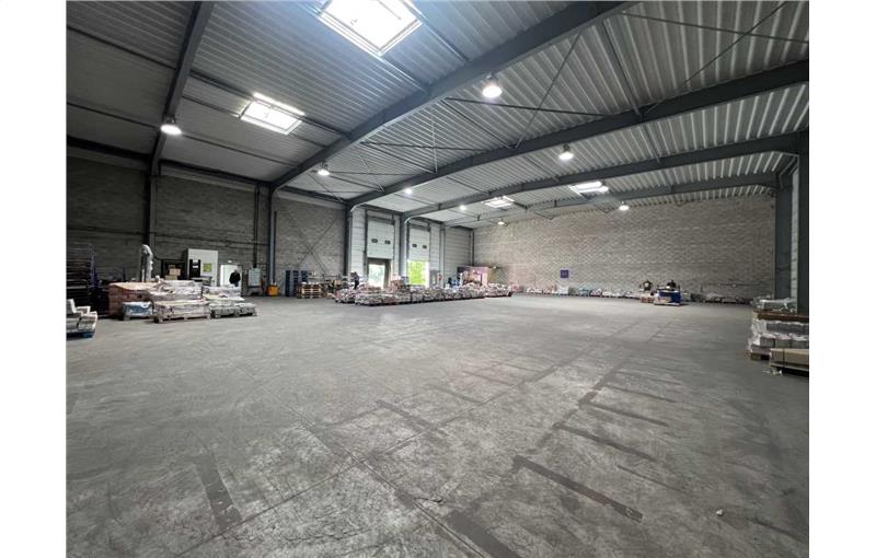 Location d'entrepôt de 1 415 m² à Nieppe - 59850 photo - 1