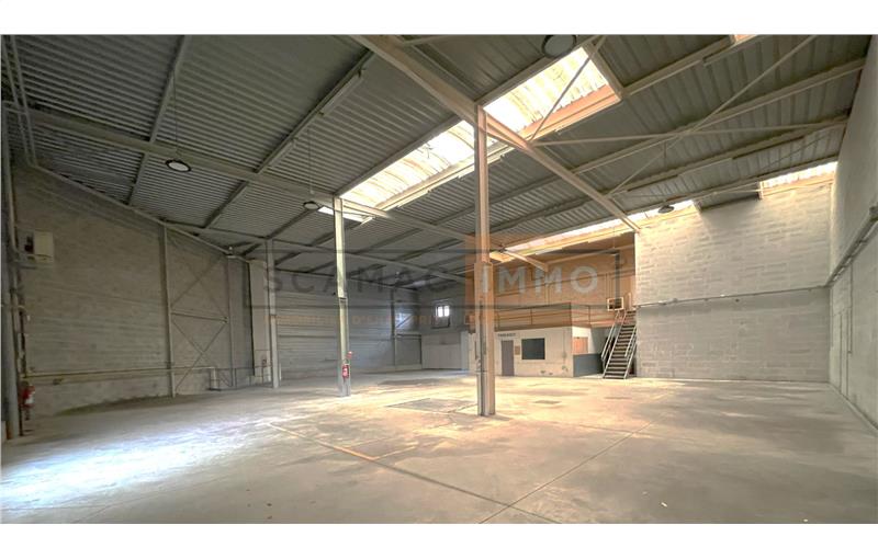 Location d'entrepôt de 890 m² à Noisy-le-Sec - 93130 photo - 1