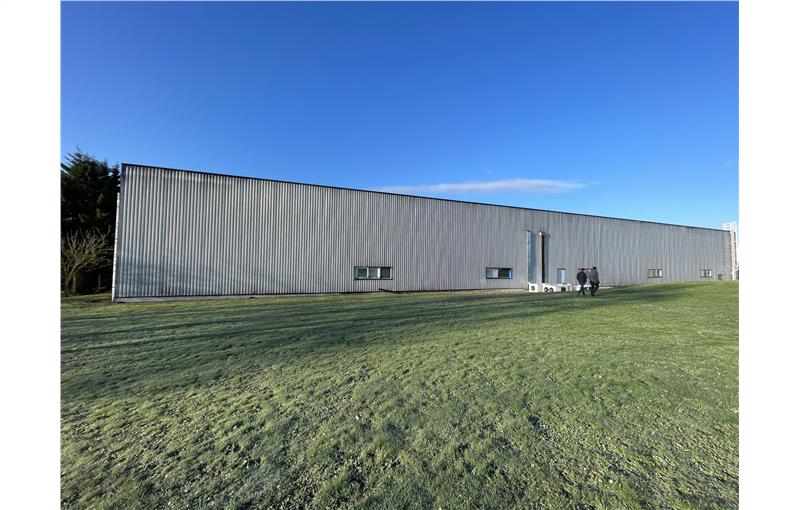 Location d'entrepôt de 2 200 m² à Novillers - 60730 photo - 1