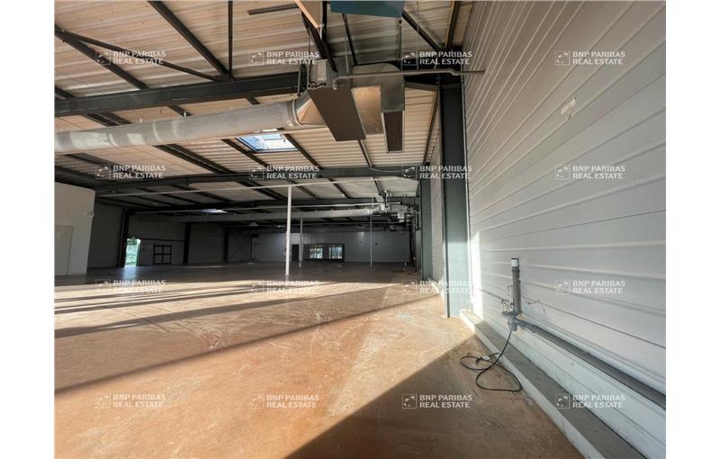 Location d'entrepôt de 930 m² à Olivet - 45160 photo - 1
