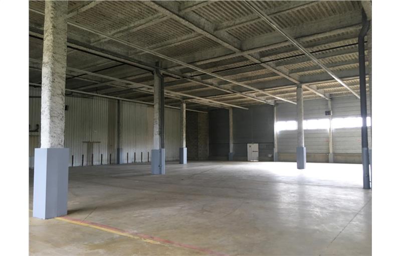 Location d'entrepôt de 1 490 m² à Orgeval - 78630 photo - 1