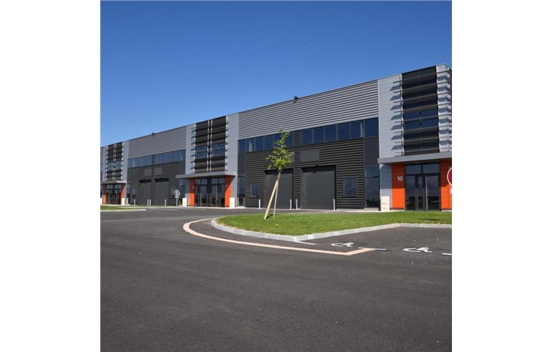 Location d'entrepôt de 3 000 m² à Poitiers - 86000 photo - 1