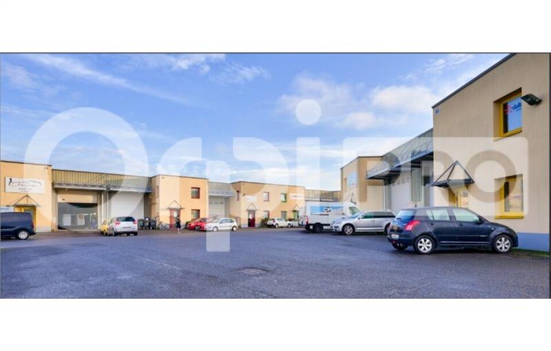 Location d'entrepôt de 368 m² à Pontault-Combault - 77340 photo - 1