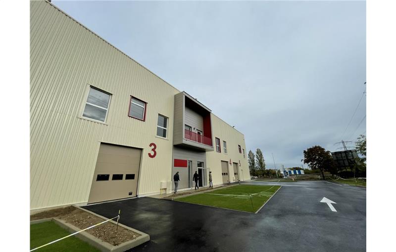 Location d'entrepôt de 1 588 m² à Pontoise - 95300 photo - 1