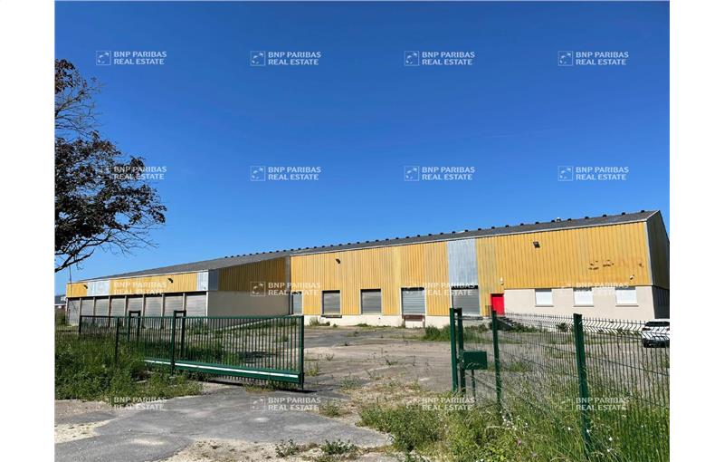 Location d'entrepôt de 5 134 m² à Provins - 77160 photo - 1