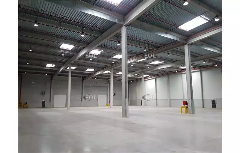 Location d'entrepôt de 3355 m² à Pusignan - 69330