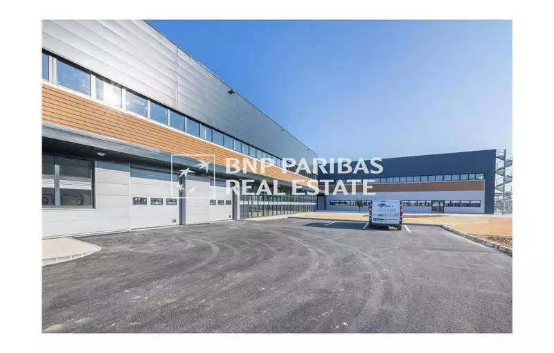 Location d'entrepôt de 678 m² à Réau - 77550