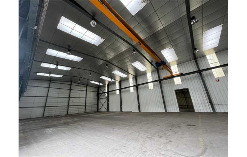 Location d'entrepôt de 1 332 m² à Rennes - 35000 photo - 1