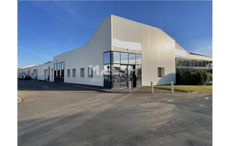 Location d'entrepôt de 1 506 m² à Reyrieux - 01600 photo - 1