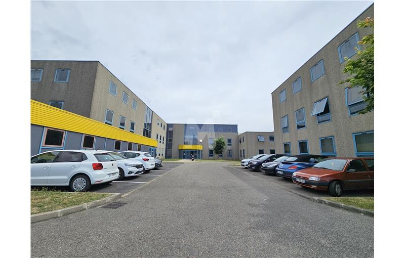 Location d'entrepôt de 2 367 m² à Ris-Orangis - 91130 photo - 1