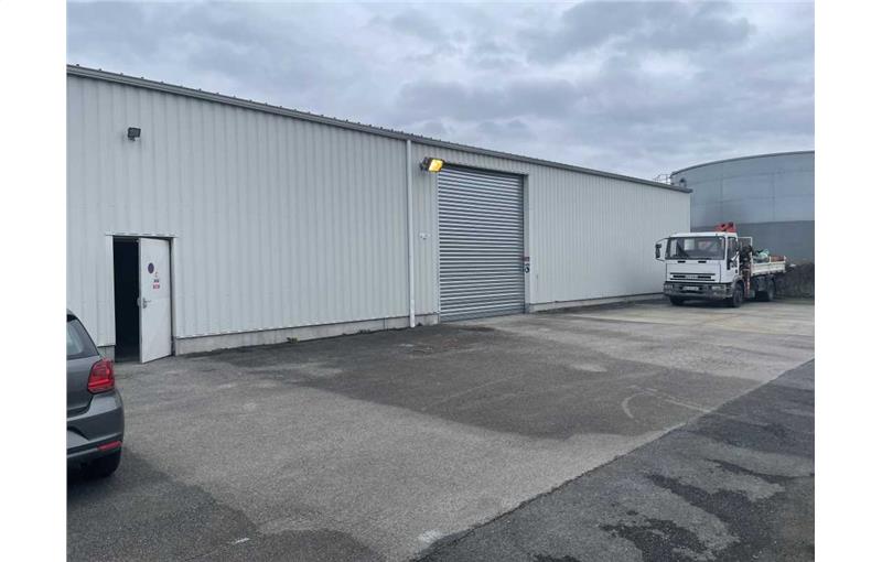 Location d'entrepôt de 430 m² à Rivery - 80136 photo - 1