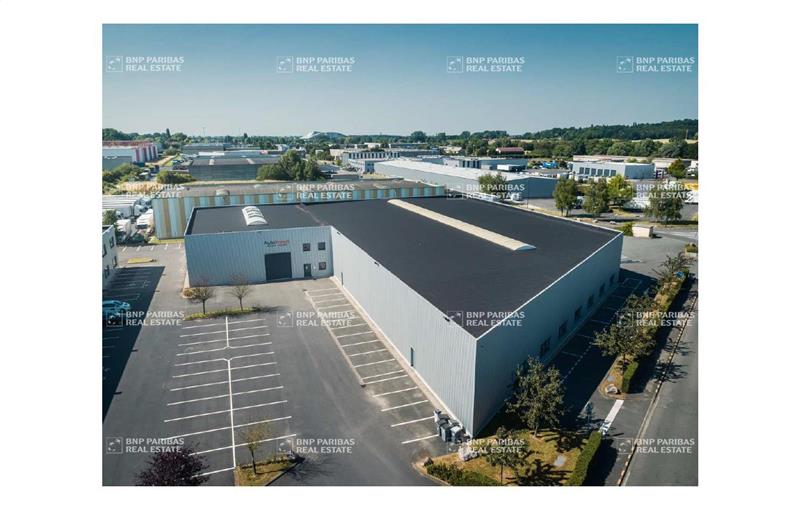 Location d'entrepôt de 3 142 m² à Roncq - 59223 photo - 1
