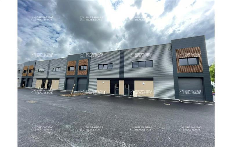 Location d'entrepôt de 3 457 m² à Sainghin-en-Mélantois - 59262 photo - 1