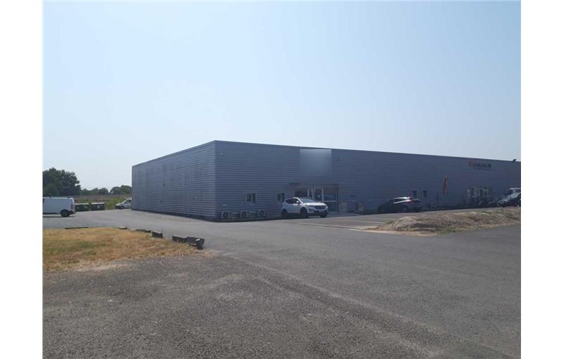 Location d'entrepôt de 728 m² à Saint-André-de-Cubzac - 33240 photo - 1