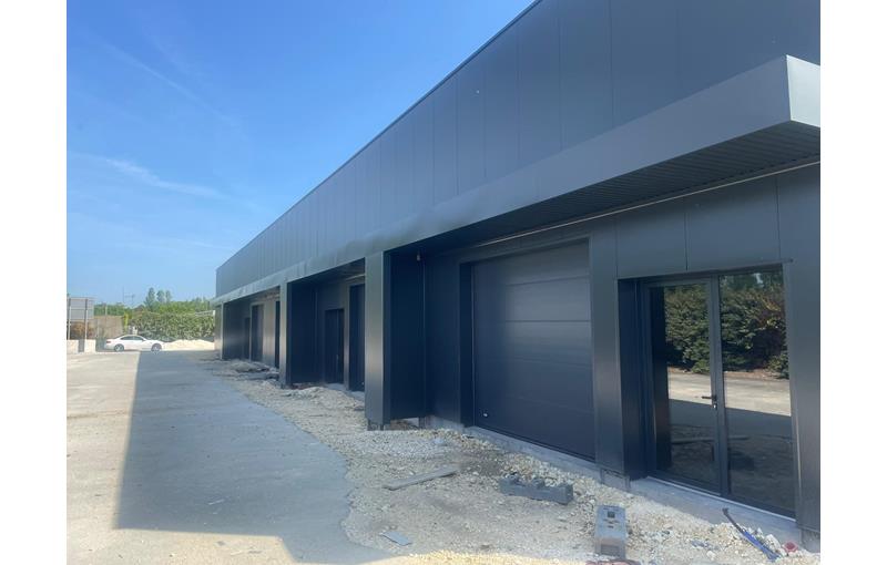 Location d'entrepôt de 146 m² à Saint-Caprais-de-Bordeaux - 33880 photo - 1