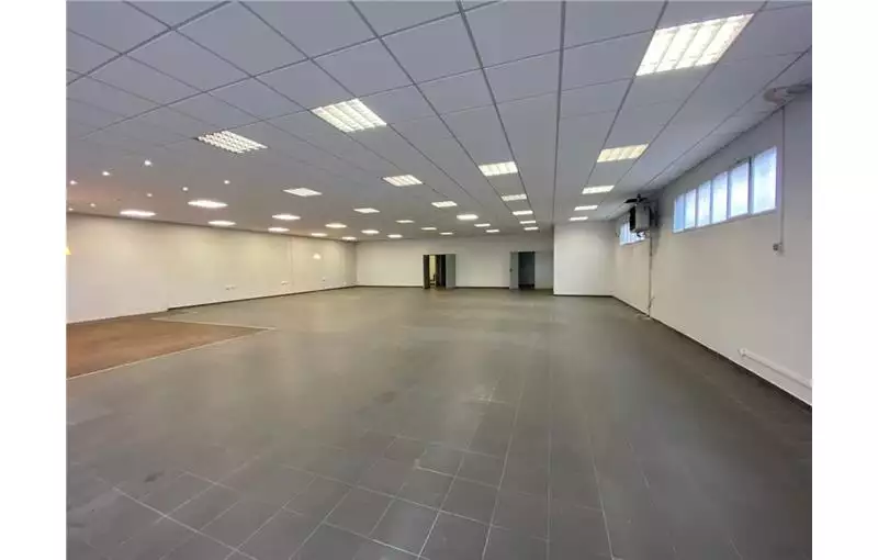 Location d'entrepôt de 726 m² à Saint-Cyr-l'École - 78210